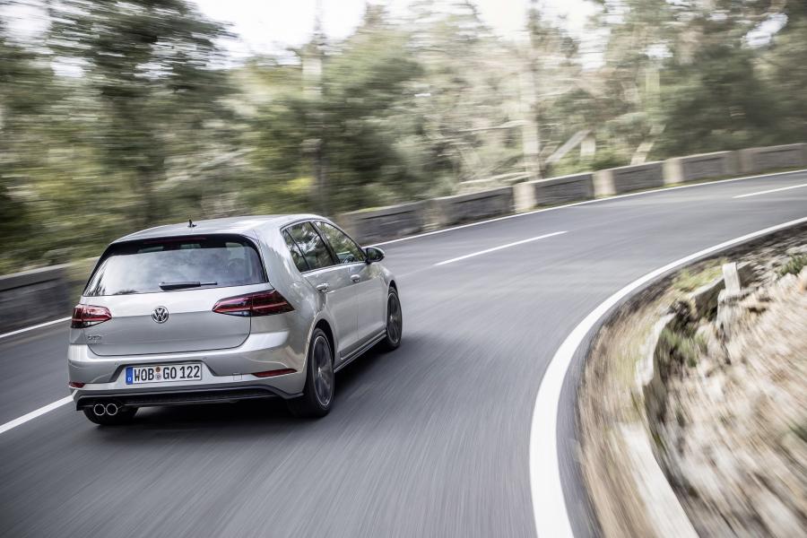  Volkswagen Golf GTD 5-Door 2017 года  (WW) (фото 20 из 58)